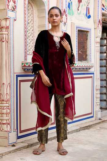 Buy_Swati Wadhwani Couture_Red Velvet, Brocade Round Neck, Yes Kurta Set 