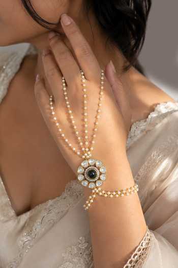 Vivinia By Vidhi Mehra Polki Pearl Floral Haathphool 