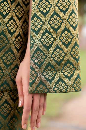 Buy Dusala Green Silk Mandarin Collar Gayatri Banarasi Cape Buy_Dusala_Green Silk Mandarin Collar Gayatri Banarasi Cape