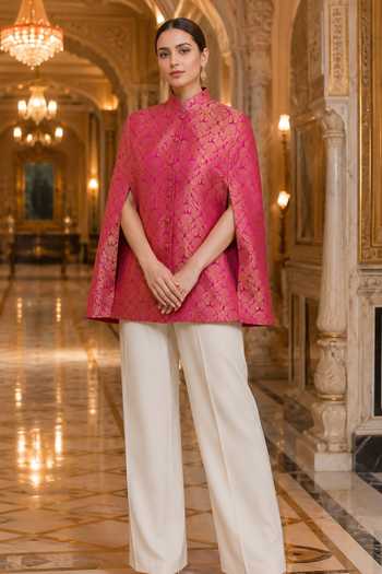 Dusala Fuchsia Silk Mandarin Collar Mira Banarasi Cape Online at Aza Fashions Dusala_Fuchsia Silk Mandarin Collar Mira Banarasi Cape _Online_at_Aza_Fashions