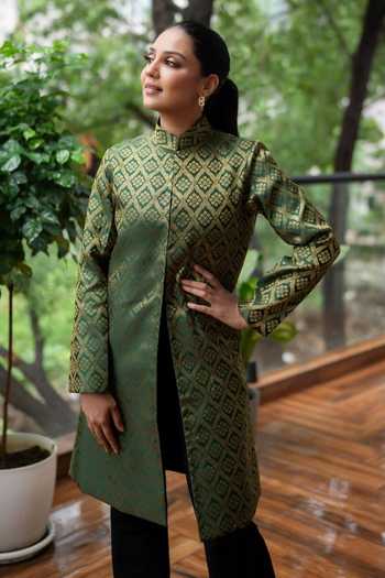Dusala Gayatri Banarasi Jacket