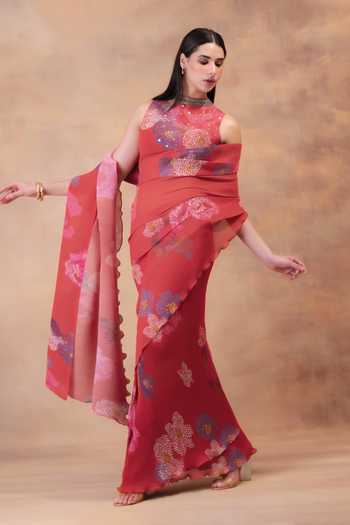 Preeti Mehta Coral Georgette, Viscose, Polyester High Neck Blush Bloom Pre-draped Saree Set Online at Aza Fashions Preeti Mehta_Coral Georgette, Viscose, Polyester High Neck Blush Bloom Pre-draped Saree Set _Online_at_Aza_Fashions