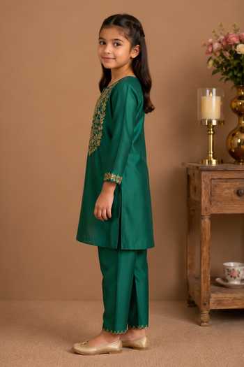 Buy Tatwa Green Silk, Cotton Floral Thread Work Kurta Set Online at Aza Fashions Buy_Tatwa_Green Silk, Cotton Floral Thread Work Kurta Set _Online_at_Aza_Fashions