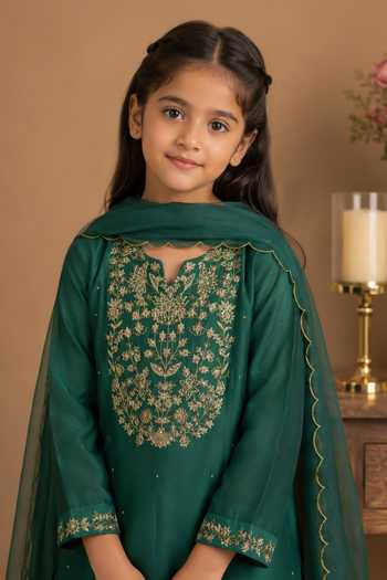 Shop Tatwa Green Silk, Cotton Floral Thread Work Kurta Set Online at Aza Fashions Shop_Tatwa_Green Silk, Cotton Floral Thread Work Kurta Set _Online_at_Aza_Fashions