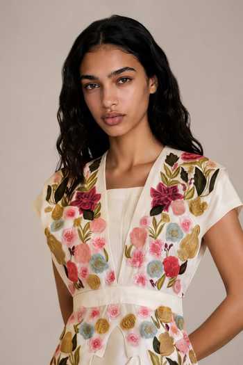Vanshika Agarwal Label White Silk, Satin, Bemberg Embroidery Square Neck Matilda Overlay Skirt Set Online at Aza Fashions Vanshika Agarwal Label_White Silk, Satin, Bemberg Embroidery Square Neck Matilda Overlay Skirt Set _Online_at_Aza_Fashions