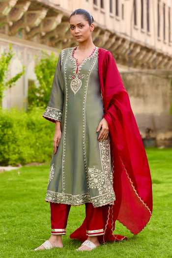 Swati Wadhwani Couture Embroidered Kurta Set 