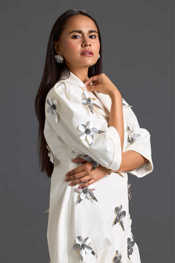 Deepika Arora White Ponte Roma, Leather Collared Neck 3d Floral Embellished Blazer Dress at Aza Fashions Deepika Arora_White Ponte Roma, Leather Collared Neck 3d Floral Embellished Blazer Dress _at_Aza_Fashions