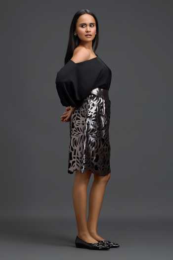 Deepika Arora Silver Ponte Roma, Leather Laser Cut Skirt Online at Aza Fashions Deepika Arora_Silver Ponte Roma, Leather Laser Cut Skirt _Online_at_Aza_Fashions