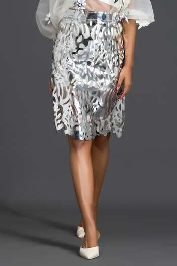 Deepika Arora Silver Organza, Ponte Roma, Leather Halter Neck, Laser-cut Silver Skirt Set at Aza Fashions Deepika Arora_Silver Organza, Ponte Roma, Leather Halter Neck, Laser-cut Silver Skirt Set _at_Aza_Fashions