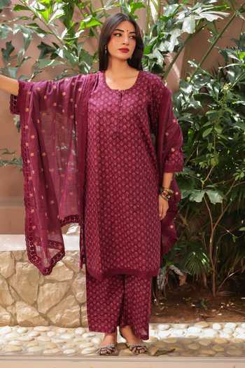 Buy Gulabo Jaipur Magenta Pure Cotton, Cotton, Doriya Round Neck, Yes Naira Printed Kurta Set Buy_Gulabo Jaipur_Magenta Pure Cotton, Cotton, Doriya Round Neck, Yes Naira Printed Kurta Set