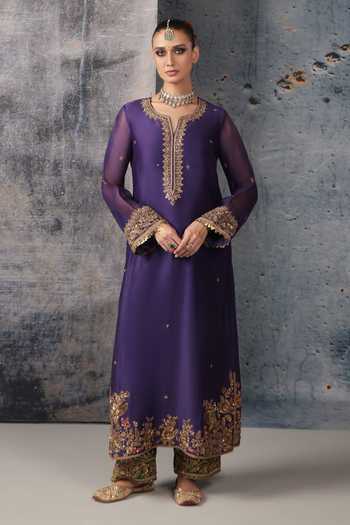 Label Niti Bothra Purple Silk, Organza, Chanderi V-neck Embroidered Straight Kurta And Pant Set Online at Aza Fashions Label Niti Bothra_Purple Silk, Organza, Chanderi V-neck Embroidered Straight Kurta And Pant Set _Online_at_Aza_Fashions