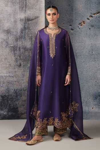 Label Niti Bothra Embroidered Straight Kurta & Pant Set 