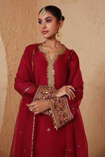 Label Niti Bothra Wine Silk, Organza, Tencel V-neck Embroidered Short Kurta And Pant Set at Aza Fashions Label Niti Bothra_Wine Silk, Organza, Tencel V-neck Embroidered Short Kurta And Pant Set _at_Aza_Fashions