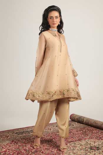 Shop_Label Niti Bothra_Ivory Silk, Organza, Tencel Split V-neck Emboridered Short Pheran Kurta Set _Online_at_Aza_Fashions