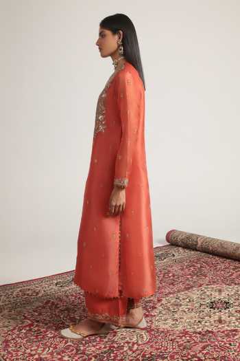 Label Niti Bothra Orange Silk, Organza, Tencel Split V-neck, Yes Long Embroidered Kurta Set Online at Aza Fashions Label Niti Bothra_Orange Silk, Organza, Tencel Split V-neck, Yes Long Embroidered Kurta Set _Online_at_Aza_Fashions