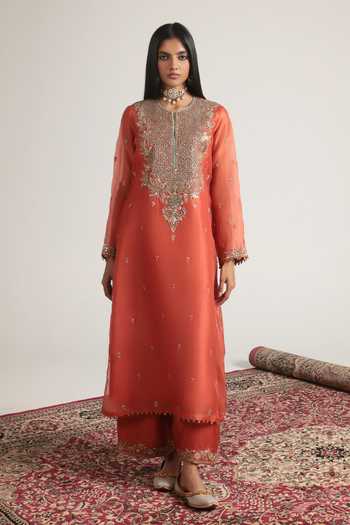 Label Niti Bothra Orange Silk, Organza, Tencel Split V-neck, Yes Long Embroidered Kurta Set at Aza Fashions Label Niti Bothra_Orange Silk, Organza, Tencel Split V-neck, Yes Long Embroidered Kurta Set _at_Aza_Fashions