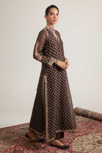 Label Niti Bothra Brown Silk, Organza, Tencel Keyhole Neck Buti Embroidered Kurta Set Online at Aza Fashions Label Niti Bothra_Brown Silk, Organza, Tencel Keyhole Neck Buti Embroidered Kurta Set _Online_at_Aza_Fashions