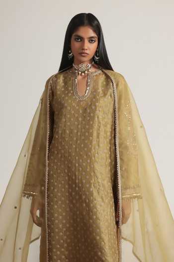 Label Niti Bothra Olive Green Silk, Organza, Tencel Split V-neck, Yes Butti Kurta Set Online at Aza Fashions Label Niti Bothra_Olive Green Silk, Organza, Tencel Split V-neck, Yes Butti Kurta Set _Online_at_Aza_Fashions