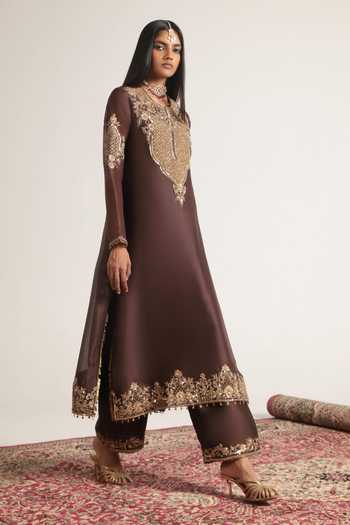 Label Niti Bothra Embroidered Straight Kurta Set 