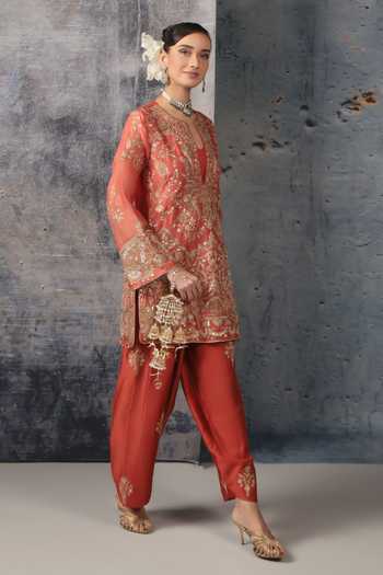 Label Niti Bothra Coral Silk, Organza, Tencel Mandarin Collar, Embroidered Kurta And Salwar Set Online at Aza Fashions Label Niti Bothra_Coral Silk, Organza, Tencel Mandarin Collar, Embroidered Kurta And Salwar Set _Online_at_Aza_Fashions
