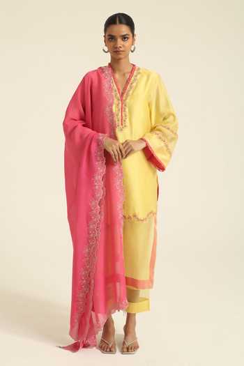 Poonam Dubey Nyra Embroidered Kurta Set 