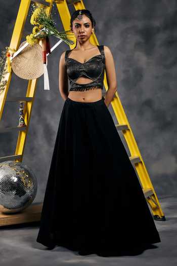 Buy_Vandana Sethi_Black Velvet Sweetheart Neck Embroidered Blouse _Online_at_Aza_Fashions