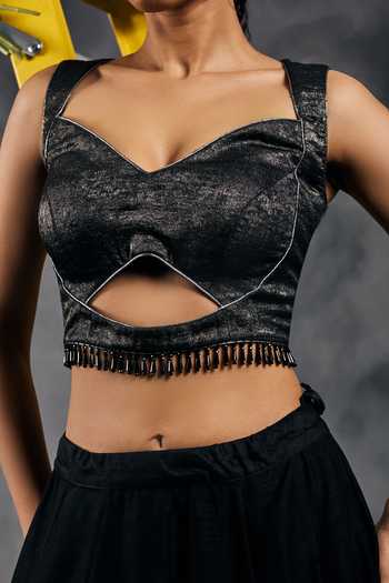 Shop_Vandana Sethi_Black Velvet Sweetheart Neck Embroidered Blouse _Online_at_Aza_Fashions