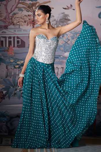 Amrta By Guneet Kondal Silver Chinon Mirrors Sweetheart Neck Work Corset And Lehenga Set at Aza Fashions Amrta By Guneet Kondal_Silver Chinon Mirrors Sweetheart Neck Work Corset And Lehenga Set _at_Aza_Fashions