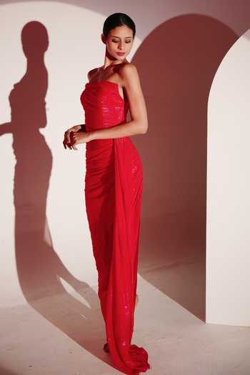 Amrta By Guneet Kondal Red Polyester, Lurex Bandeau Neck Draped Corset Trail Gown Online at Aza Fashions Amrta By Guneet Kondal_Red Polyester, Lurex Bandeau Neck Draped Corset Trail Gown _Online_at_Aza_Fashions
