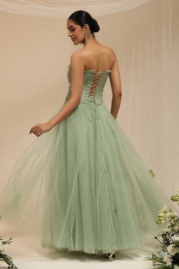 Amrta By Guneet Kondal Hawaayein Embellished Corset & Skirt Set 