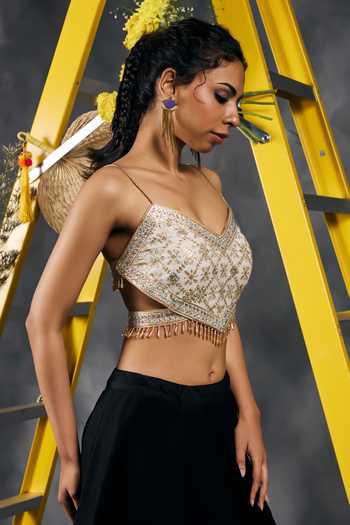 Vandana Sethi Ivory Chanderi Sweetheart Neck Swaroskvi Embellished Blouse at Aza Fashions Vandana Sethi_Ivory Chanderi Sweetheart Neck Swaroskvi Embellished Blouse _at_Aza_Fashions