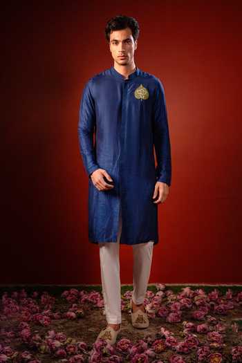 Hilo Design Durja Thread Embroidered Kurta 