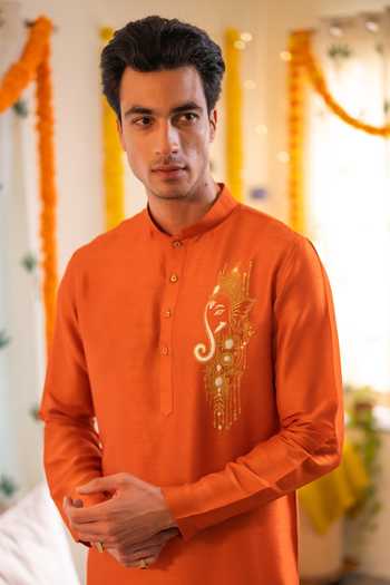 Hilo Design Ishan Embroidered Kurta 