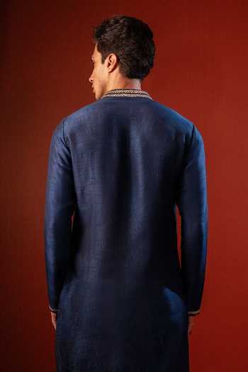 Hilo Design Manomaya Thread Embroidered Kurta 