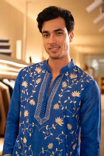 Buy Hilo Design Blue Silk Pallav Embroidered Falling Raw Kurta Online at Aza Fashions Buy_Hilo Design_Blue Silk Pallav Embroidered Falling Raw Kurta _Online_at_Aza_Fashions