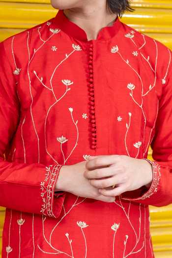 Buy Hilo Design Red Silk Gulmohar Embroidered Kurta Online at Aza Fashions Buy_Hilo Design_Red Silk Gulmohar Embroidered Kurta _Online_at_Aza_Fashions