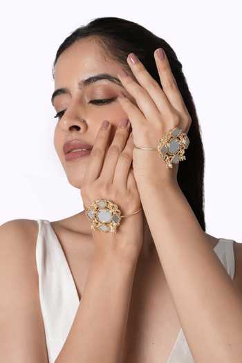 Vaidaan Prerna Mirror Statement Handcuff 