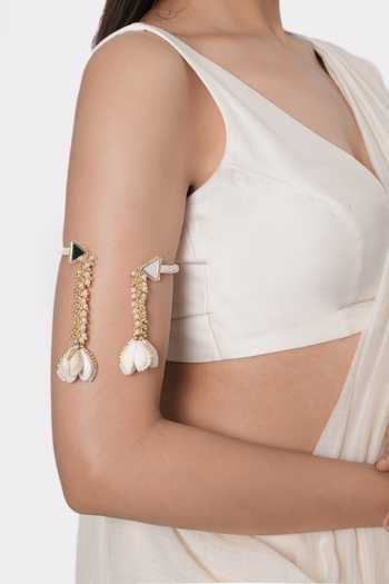 Vaidaan Eveline Embroidered Shell Bajubandh