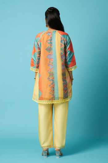 Buy_Vedika M_Multi Color Chanderi Round Neck, Yes Printed Kurta Set _Online_at_Aza_Fashions