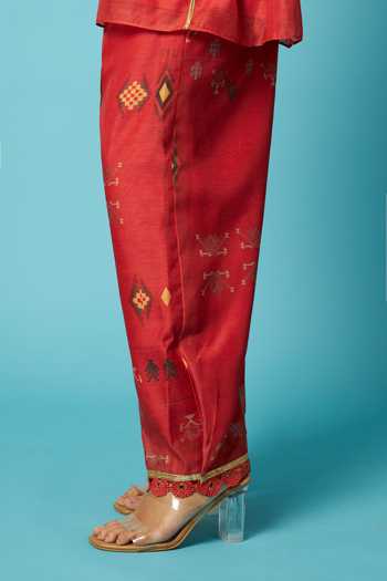Shop Vedika M Red Chanderi Round Neck Geometric Print Kurta Set Online at Aza Fashions Shop_Vedika M_Red Chanderi Round Neck Geometric Print Kurta Set _Online_at_Aza_Fashions