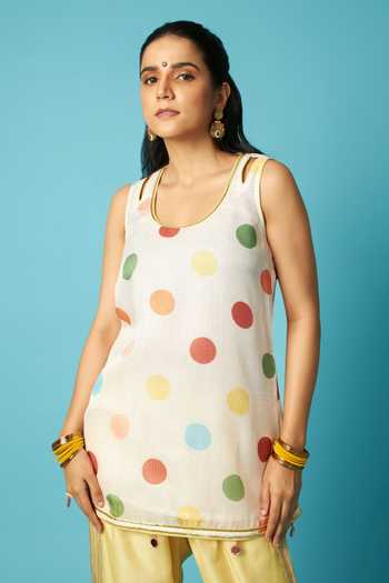 Vedika M_Multi Color Kota Doria, Chanderi Scoop Neck, Yes Polka Print Kurta Set _at_Aza_Fashions
