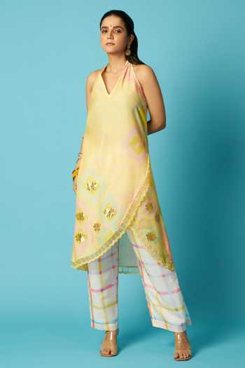 Shop_Vedika M_Yellow Chanderi, Kota Doria Halter Neck Printed Kurta Set _Online_at_Aza_Fashions