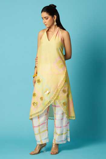 Vedika M_Yellow Chanderi, Kota Doria Halter Neck Printed Kurta Set _at_Aza_Fashions