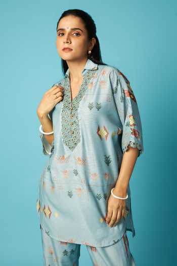 Shop Vedika M Blue Chanderi V-neck, Yes Printed Short Kurta And Pant Set Online at Aza Fashions Shop_Vedika M_Blue Chanderi V-neck, Yes Printed Short Kurta And Pant Set _Online_at_Aza_Fashions