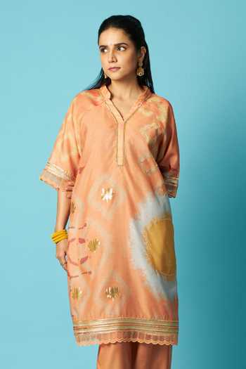 Vedika M_Orange Chanderi Split V-neck, Yes Printed Kurta With Pant _Online_at_Aza_Fashions