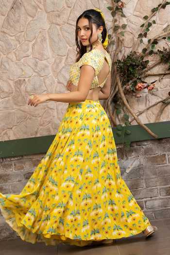Buy Senren By Eshana Raut Yellow Crepe, Net Bohemian Print Lehenga Set Online at Aza Fashions Buy_Senren By Eshana Raut_Yellow Crepe, Net Bohemian Print Lehenga Set _Online_at_Aza_Fashions