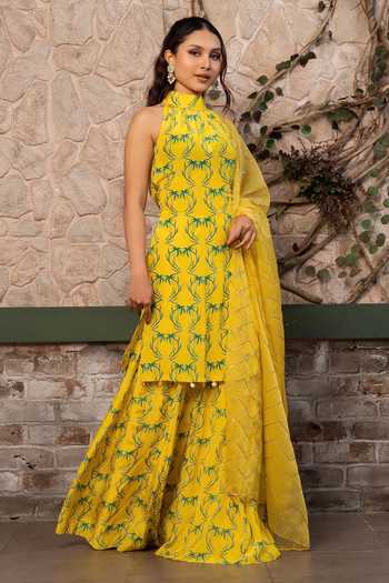 Buy Senren By Eshana Raut Yellow Organza, Crepe Tropical Print Kurta Set Buy_Senren By Eshana Raut_Yellow Organza, Crepe Tropical Print Kurta Set