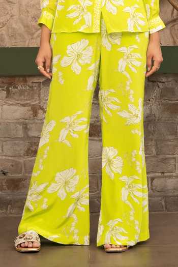 Senren By Eshana Raut_Green Crepe Floral Print Shirt And Pant Set _Online_at_Aza_Fashions