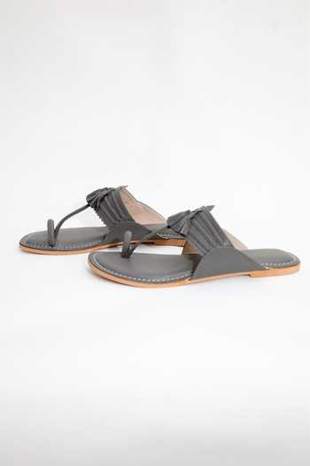Sandalwali Grey Gauri Kolhapuri Sandals Online at Aza Fashions Sandalwali_Grey Gauri Kolhapuri Sandals _Online_at_Aza_Fashions