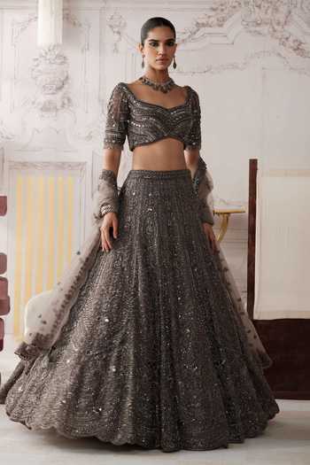Basanti Kapde aur Koffee Graphite Etoile Embroidered Lehenga Set 